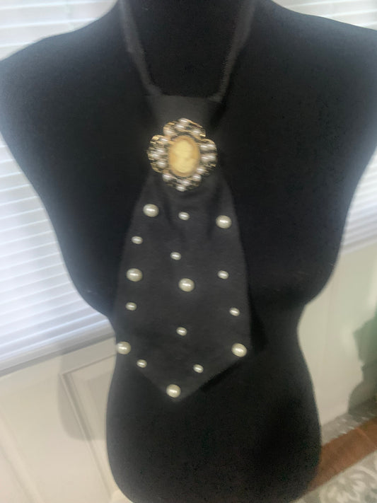 Tie Me Pearls
