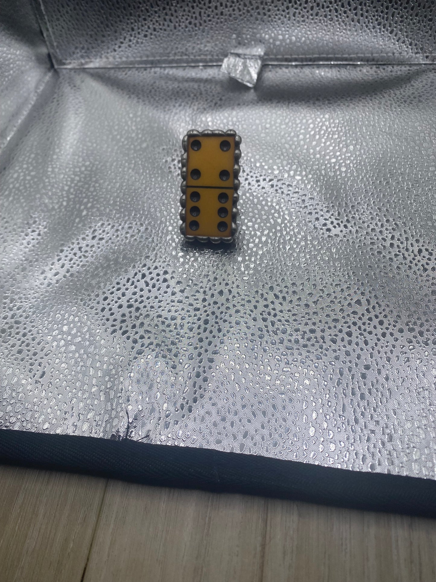 Domino Ring